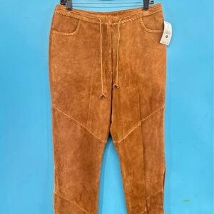 Women's Vintage Wilson's Leather Tan Suede Low Rise Pants (12) - Inseam 34.25”